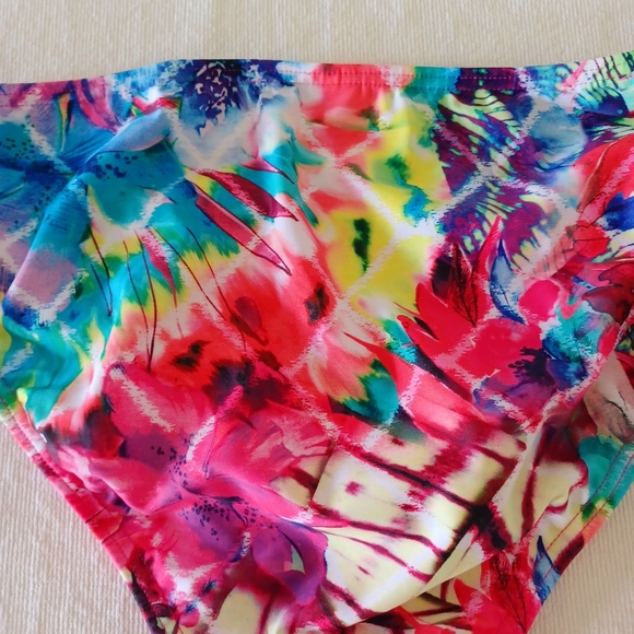 VENUS Tropical Floral Print Bikini Set, size 8 - Picture 12 of 15